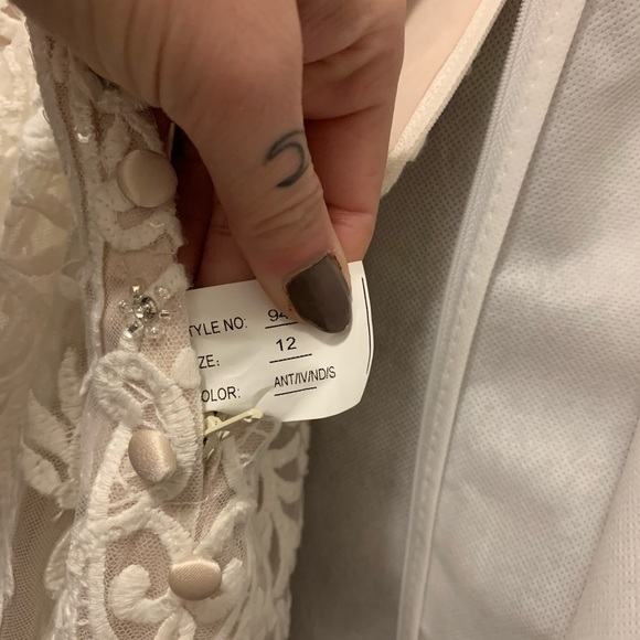 Allure Bridal Wedding Gown - Picture 13 of 13